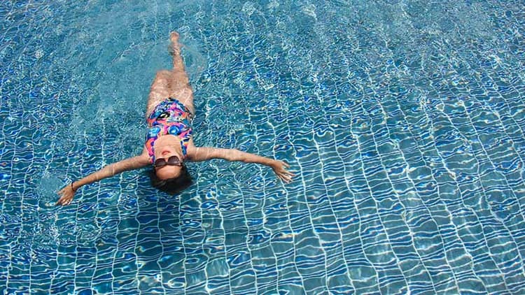 Big Confusion: Can Women Swim During Periods?